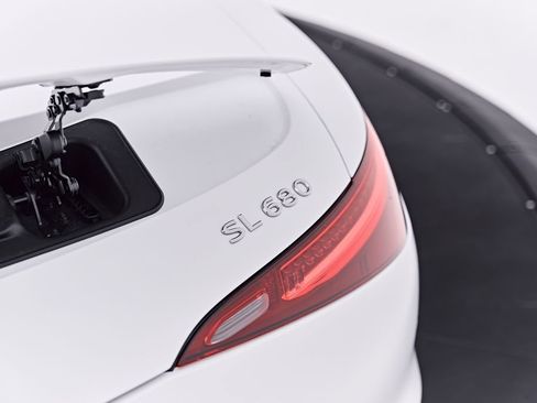 Used 2026 Mercedes-Benz Maybach SL 680 image 38