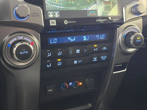 Used 2022 Toyota 4Runner Limited image 31