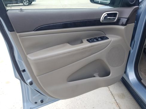 Used 2013 Jeep Grand Cherokee Laredo RWD image 9