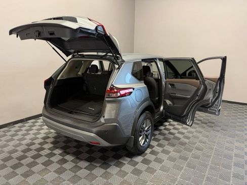 Used 2023 Nissan Rogue S AWD/4WD image 28