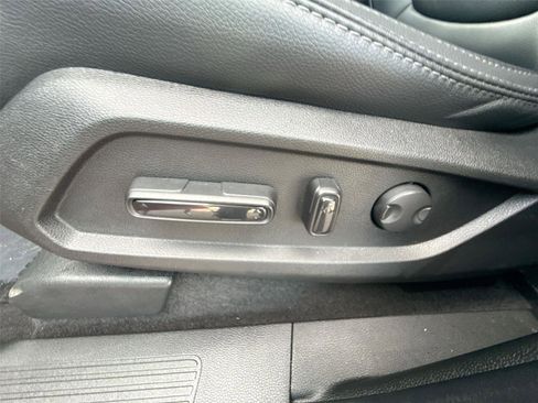 Certified 2025 Honda Pilot EX-L image 17