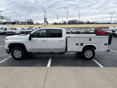 Used 2021 Chevrolet Silverado 3500 LT w/ Convenience Package image 6