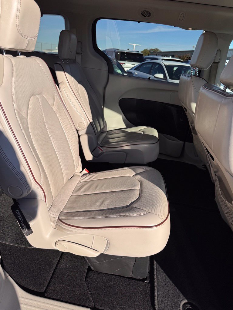 Used 2019 Chrysler Pacifica Limited FWD image 13