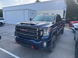 Used 2022 GMC Sierra 2500 AT4 w/ AT4 Premium Plus Package AWD/4WD video 1