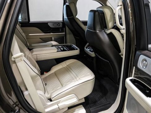Used 2020 Lincoln Navigator Black Label w/ Cargo Convenience Package AWD/4WD image 32