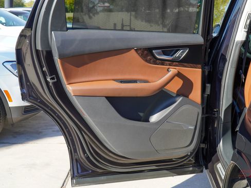 Used 2019 Audi Q7 3.0T Prestige w/ Prestige Package image 20