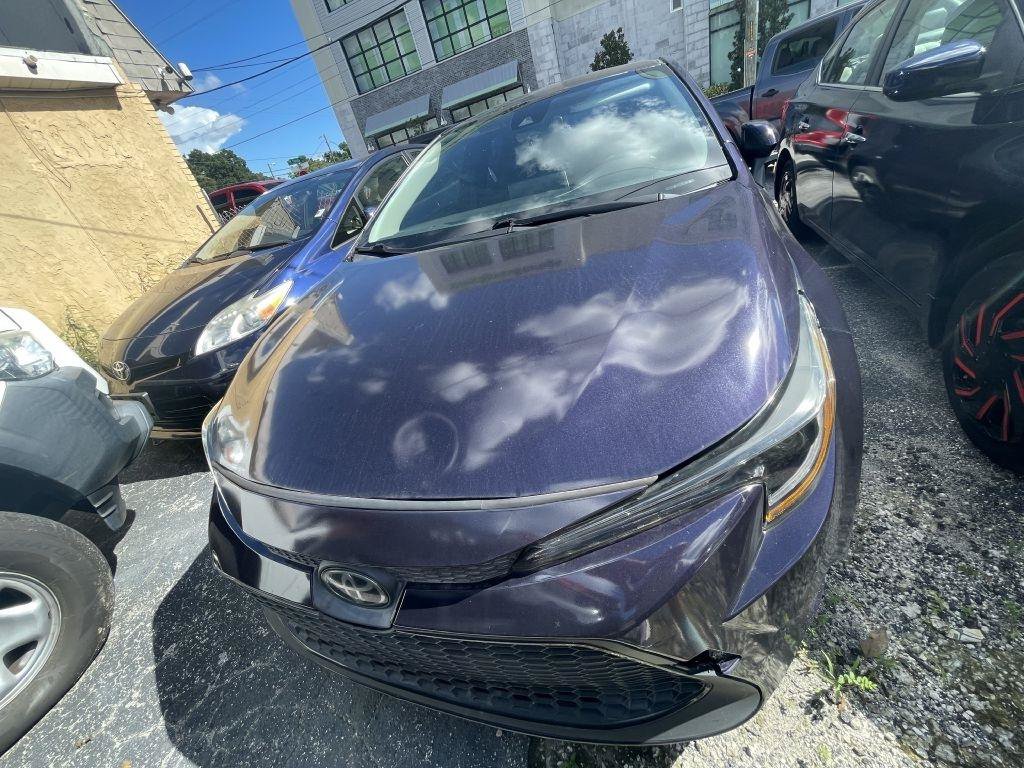Used 2020 Toyota Corolla LE FWD image 2