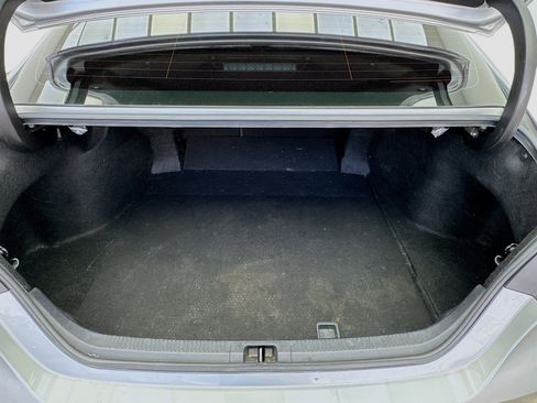 Used 2019 Toyota Camry SE image 16