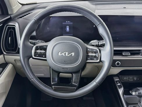 Used 2025 Kia Sorento S w/ Panoramic Sunroof Package FWD image 18