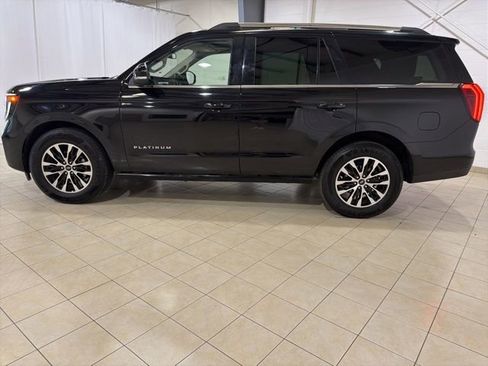 Used 2025 Ford Expedition Platinum image 2