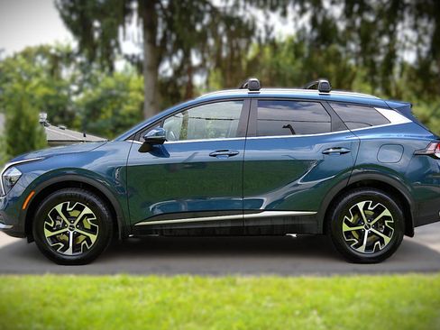 Used 2023 Kia Sportage EX AWD/4WD image 8