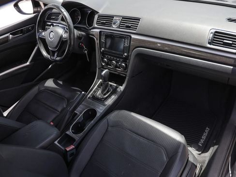 Used 2016 Volkswagen Passat 1.8T SE FWD image 23