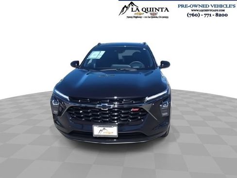 Used 2025 Chevrolet Trax RS w/ Sunroof Package image 3