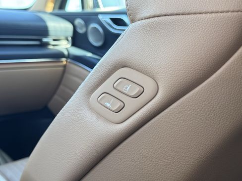 Used 2023 Genesis GV80 2.5T w/ Prestige 20" Package image 36