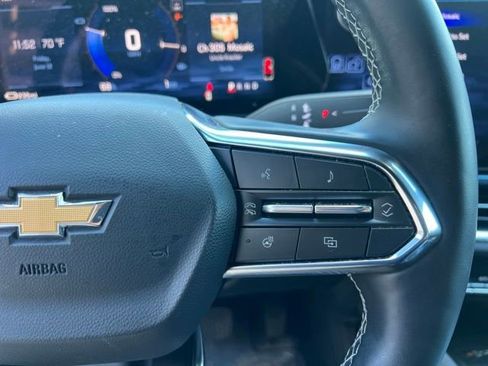 Used 2025 Chevrolet Equinox EV LT FWD image 27