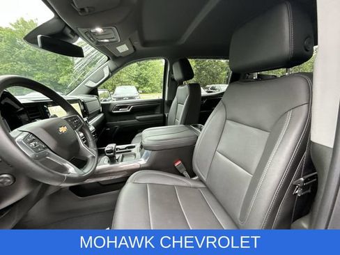 Certified 2024 Chevrolet Silverado 1500 LTZ AWD/4WD image 19