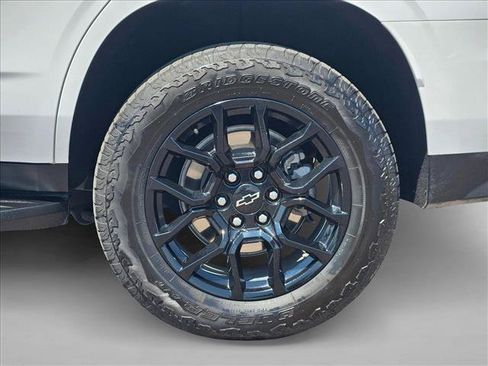 Used 2023 Chevrolet Tahoe LT w/ Luxury Package AWD/4WD image 29
