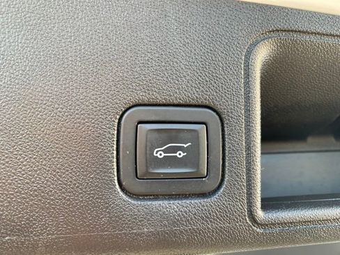 Used 2019 GMC Terrain SLT w/ Preferred Package FWD image 34