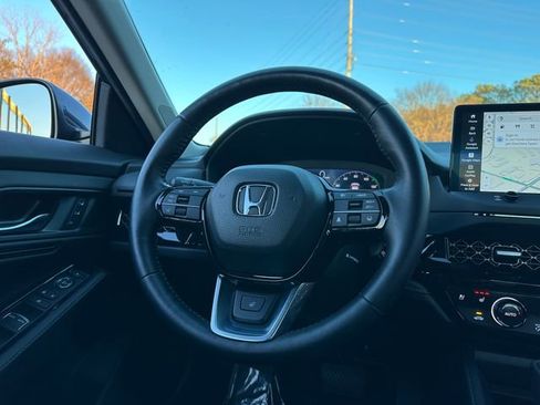 Used 2025 Honda Accord Touring image 19