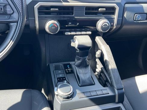 Certified 2025 Toyota Tacoma SR AWD/4WD image 18