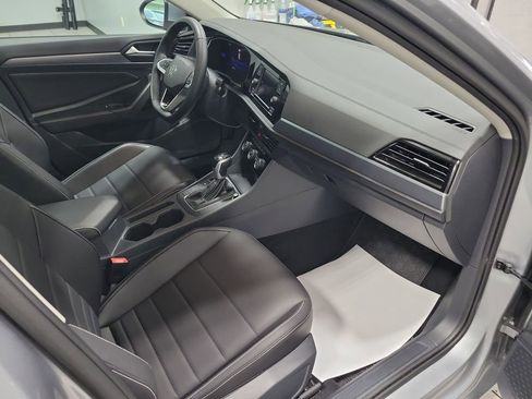 Used 2023 Volkswagen Jetta SE w/ Panoramic Sunroof Package FWD image 21