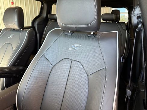 New 2026 Chrysler Pacifica Limited w/ S Appearance Package image 26