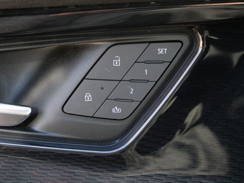 Used 2025 Chevrolet Blazer EV RS AWD/4WD image 27