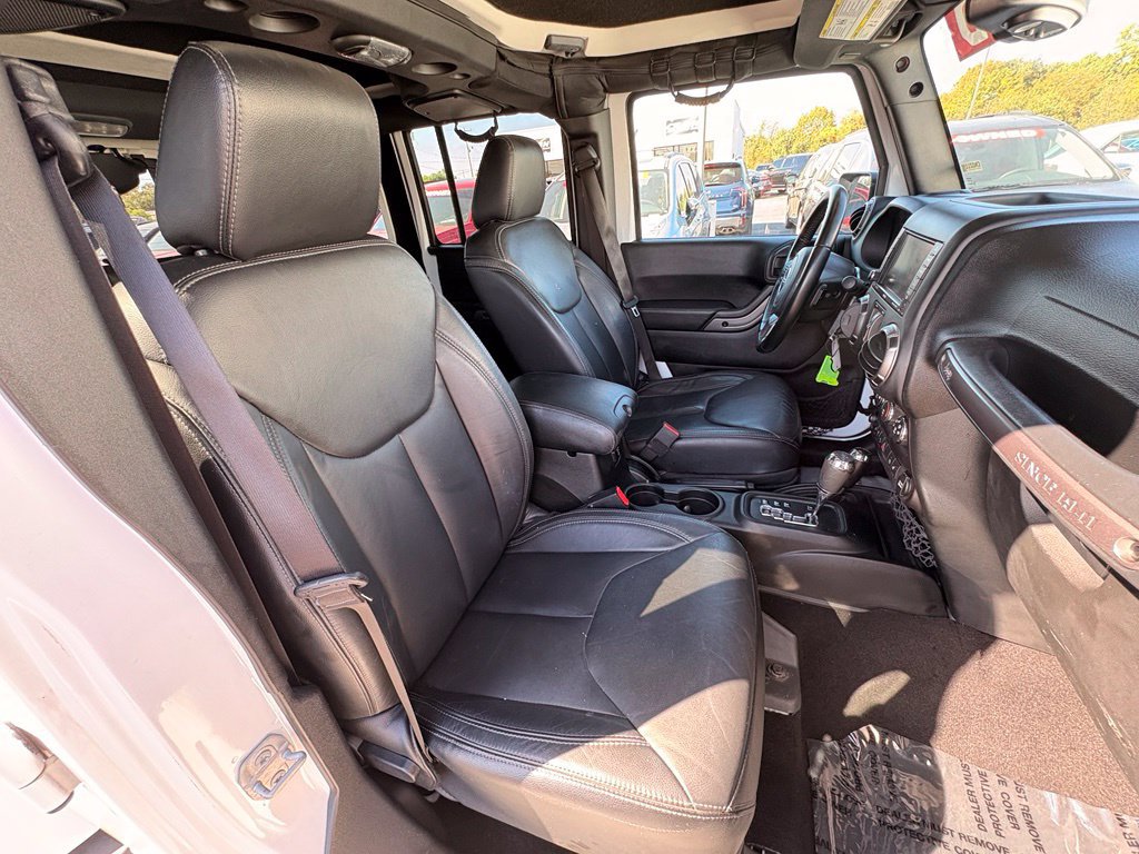 Used 2018 Jeep Wrangler Unlimited Sahara AWD/4WD image 29