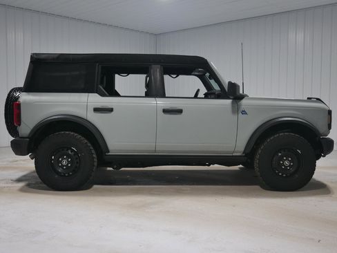 Certified 2023 Ford Bronco Black Diamond image 4