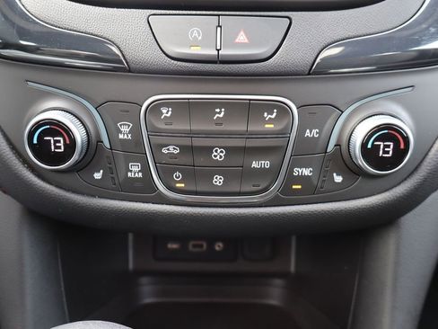 Used 2024 Chevrolet Equinox RS AWD/4WD image 12