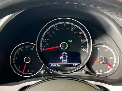 Used 2014 Volkswagen Beetle R-Line image 23