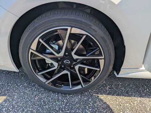 New 2025 Nissan Sentra SR image 11