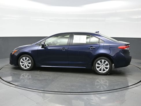 Used 2023 Toyota Corolla LE image 3