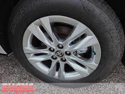 Certified 2026 Toyota Sienna Limited AWD/4WD image 27