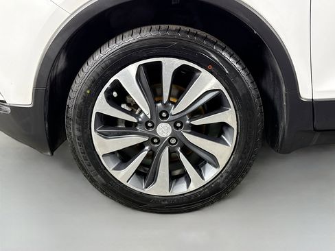 Used 2021 Buick Encore Preferred image 38