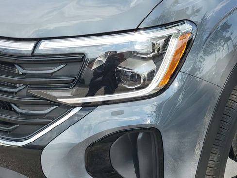 New 2026 Volkswagen Atlas Cross Sport SE image 10