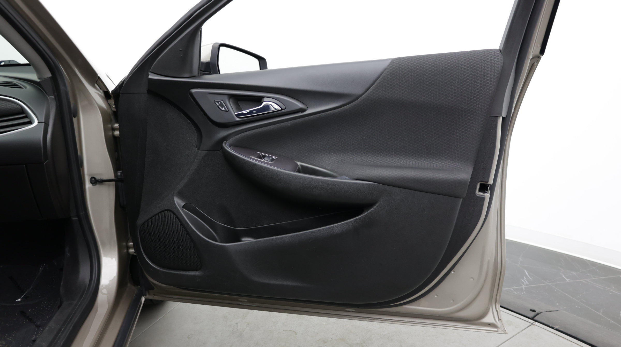 Used 2022 Chevrolet Malibu LT FWD image 36