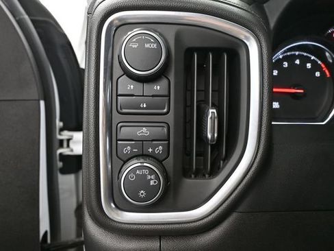 Used 2022 Chevrolet Silverado 2500 LT AWD/4WD image 34
