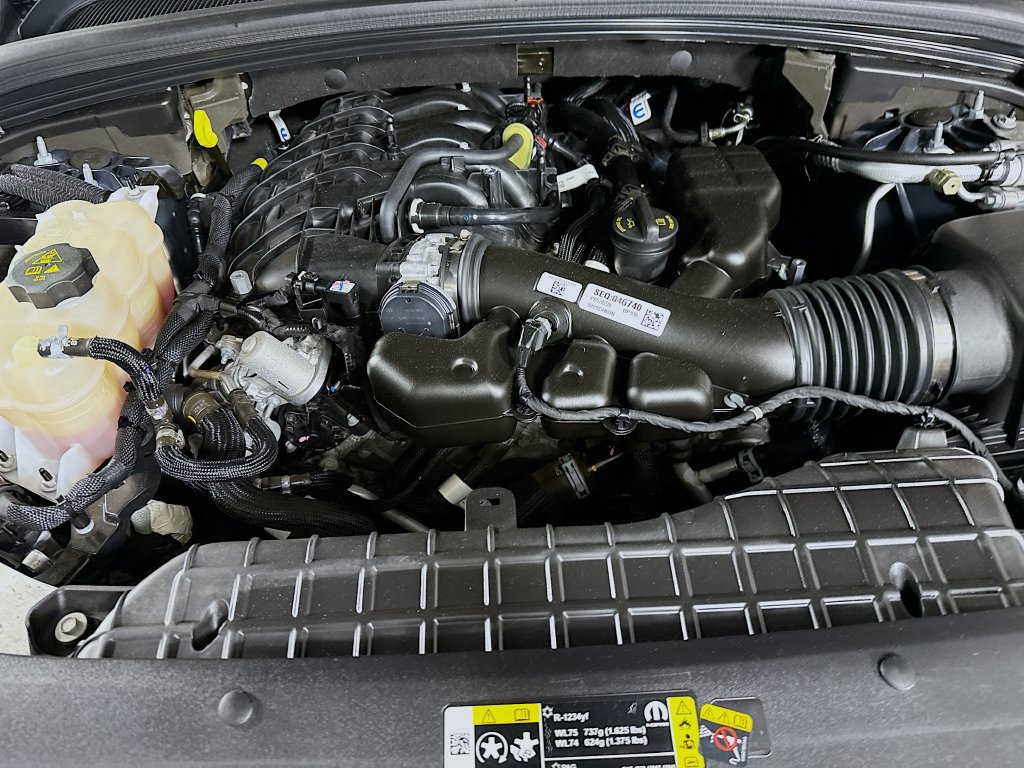 Used 2023 Jeep Grand Cherokee Laredo AWD/4WD image 30