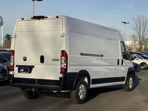 New 2026 RAM ProMaster 2500 w/ Quick Order Package 22G SLT image 7