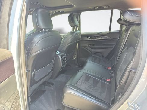 Used 2023 Jeep Grand Cherokee Altitude AWD/4WD image 24