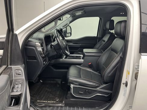 Used 2023 Ford F350 Lariat w/ Chrome Package image 3