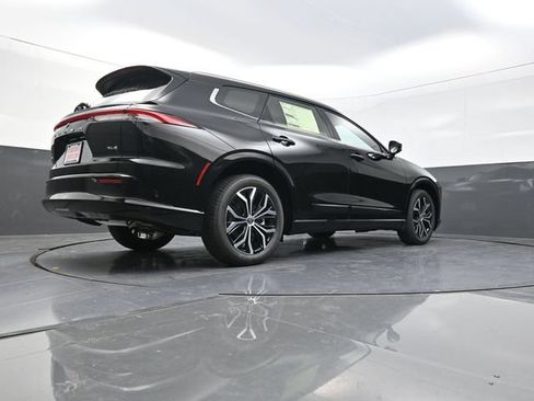 Certified 2025 Toyota Crown Signia AWD/4WD image 36