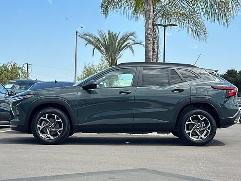 New 2026 Chevrolet Trax LT w/ Sunroof Package FWD image 7
