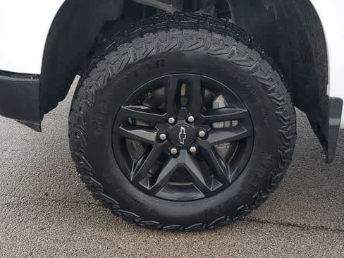 Used 2024 Chevrolet Silverado 1500 LT Trail Boss w/ Convenience Package II image 13