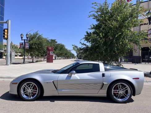 Used 2006 Chevrolet Corvette Z06 w/ Preferred Equipment Group RWD image 6