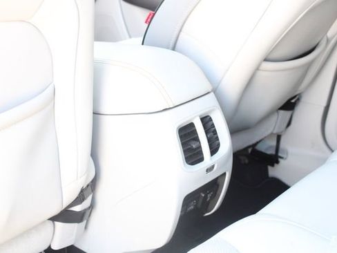 Used 2021 Jeep Cherokee Limited AWD/4WD image 23