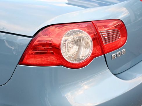 Used 2007 Volkswagen Eos 2.0T FWD image 33