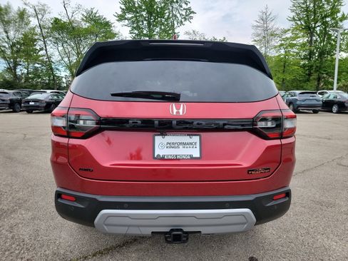 Used 2025 Honda Pilot TrailSport image 27