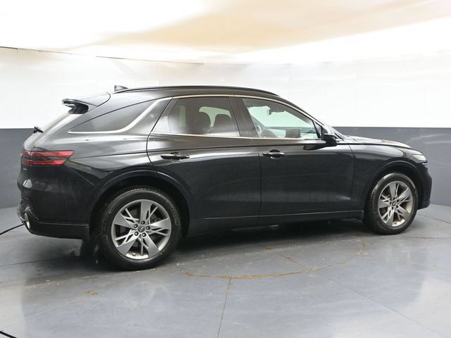 Used 2025 Genesis GV70 3.5T Sport AWD/4WD image 6